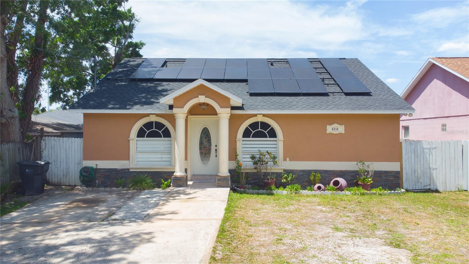 Single Family Residence in TAMPA, FL - Daniel Dourado