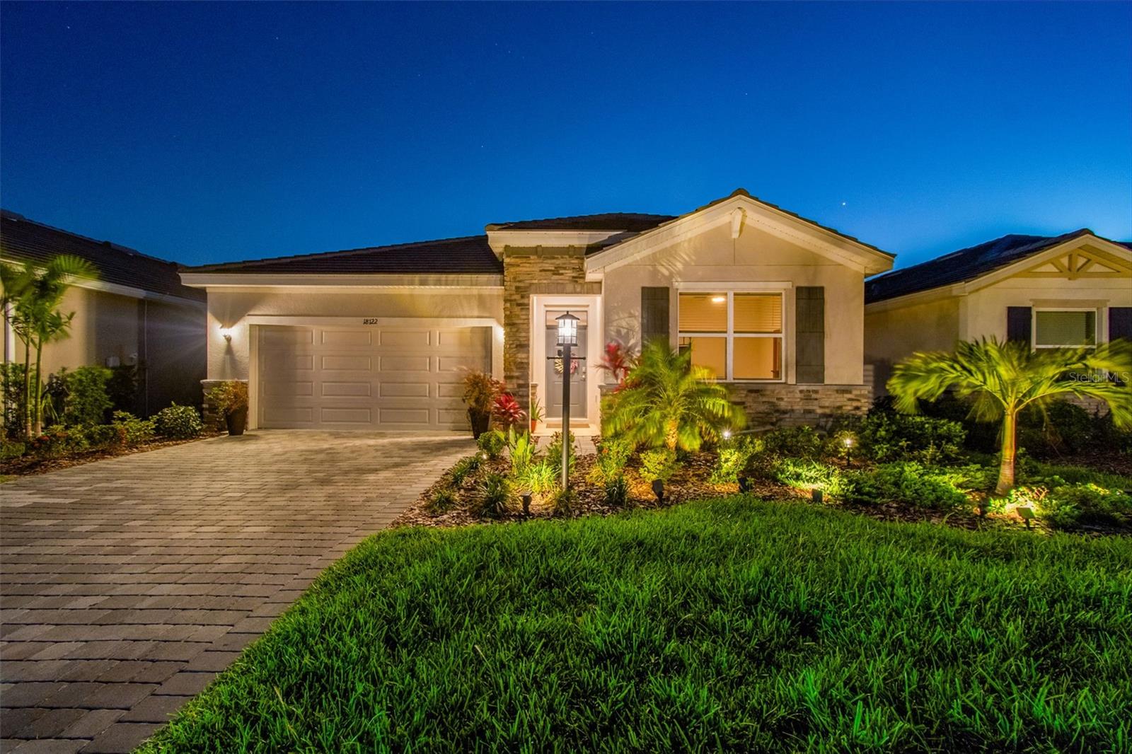Single Family Residence in LAKEWOOD RANCH, FL - Daniel Dourado