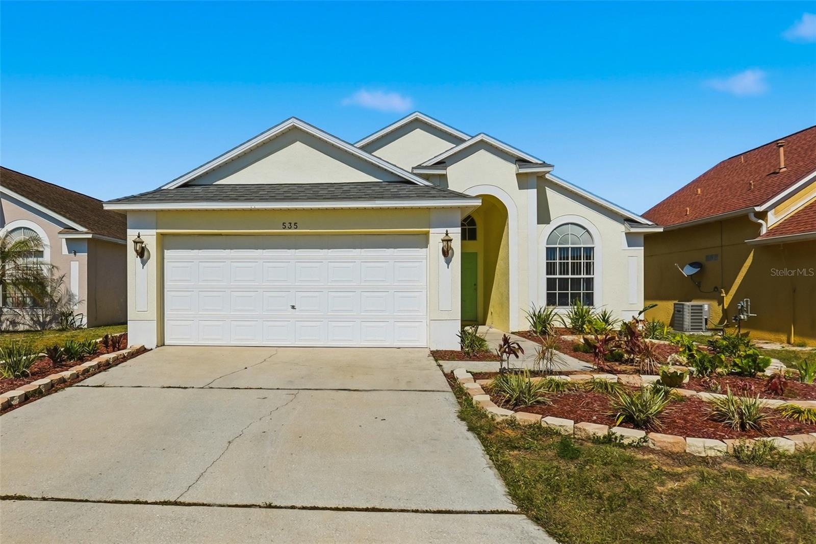 Single Family Residence in DAVENPORT, FL - Daniel Dourado