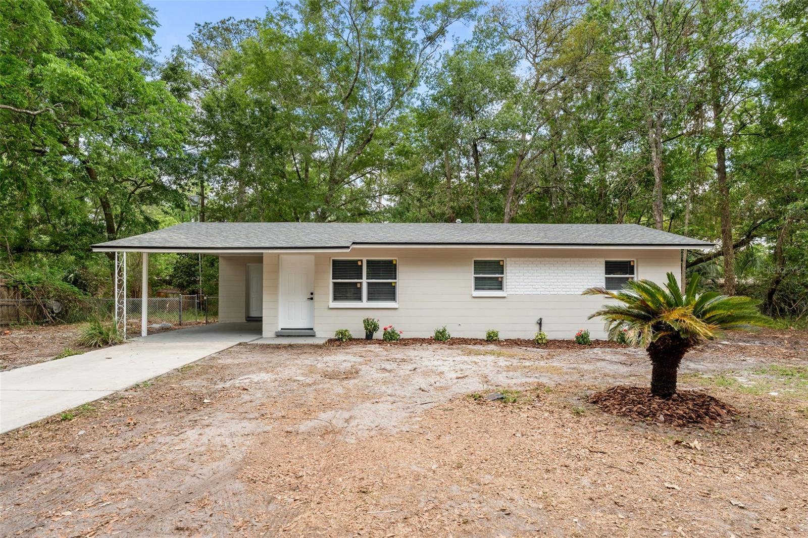 Single Family Residence in GAINESVILLE, FL - Daniel Dourado