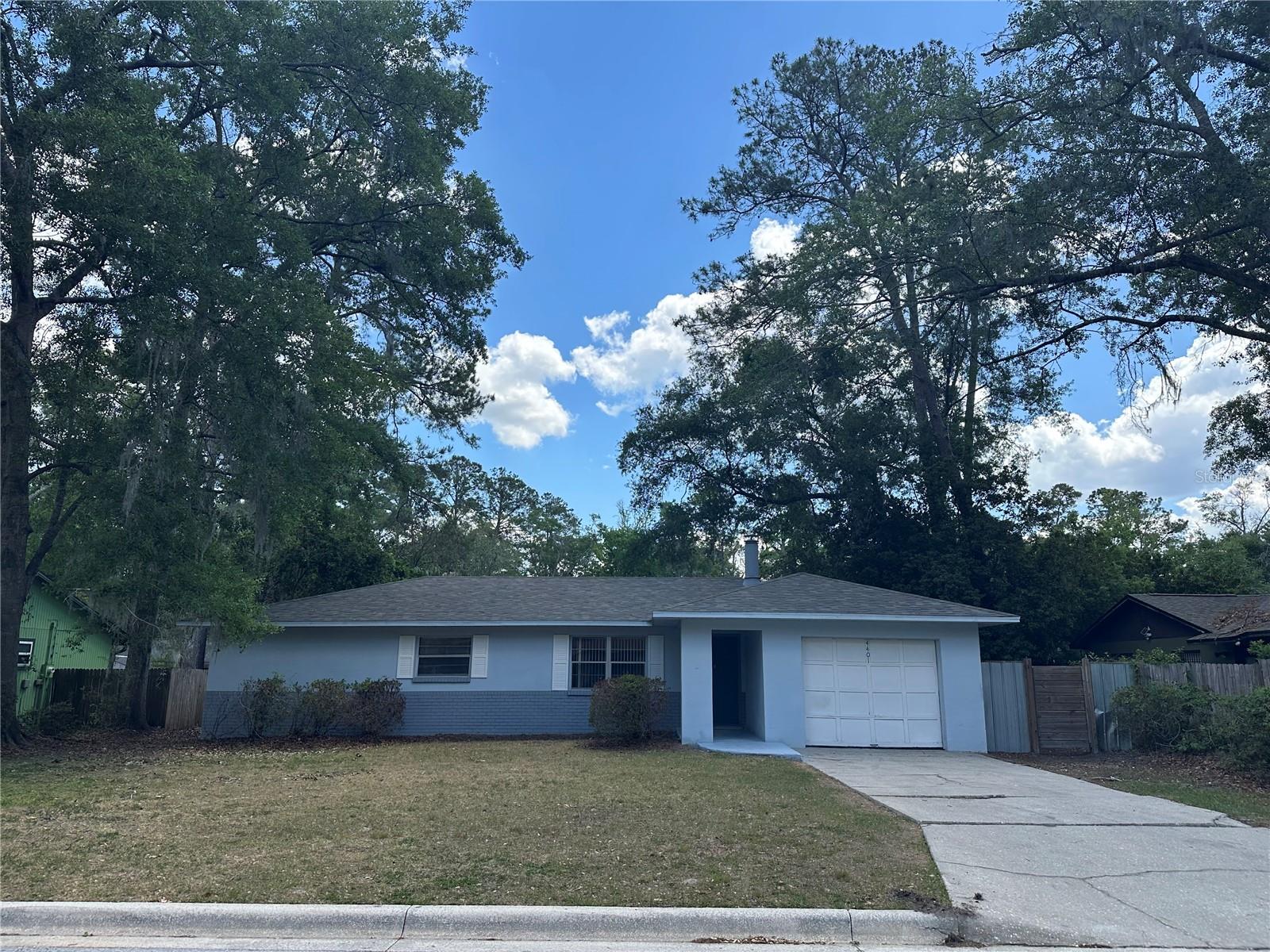 Single Family Residence in GAINESVILLE, FL - Daniel Dourado