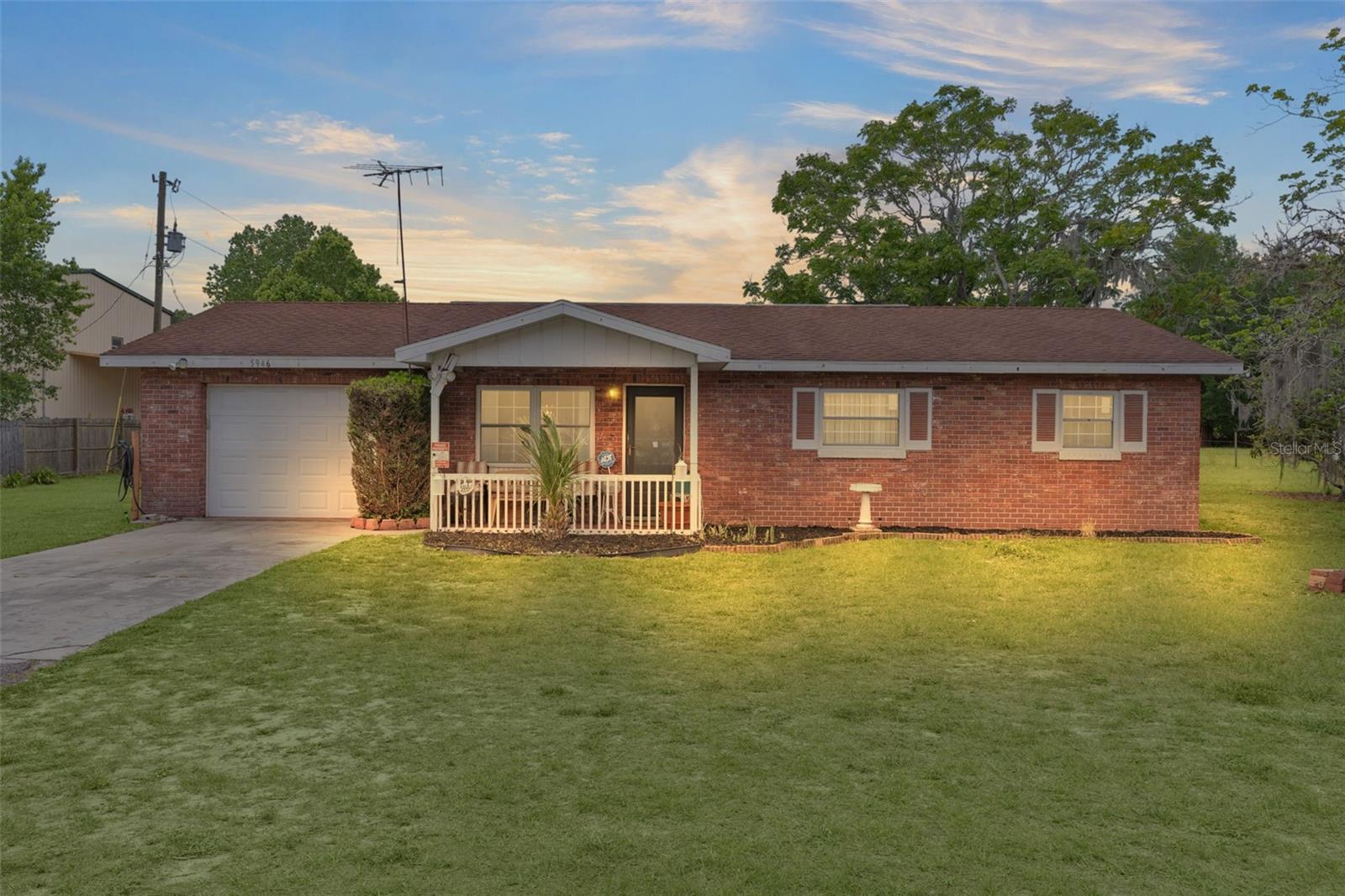 Single Family Residence em BUSHNELL, FL - Daniel Dourado