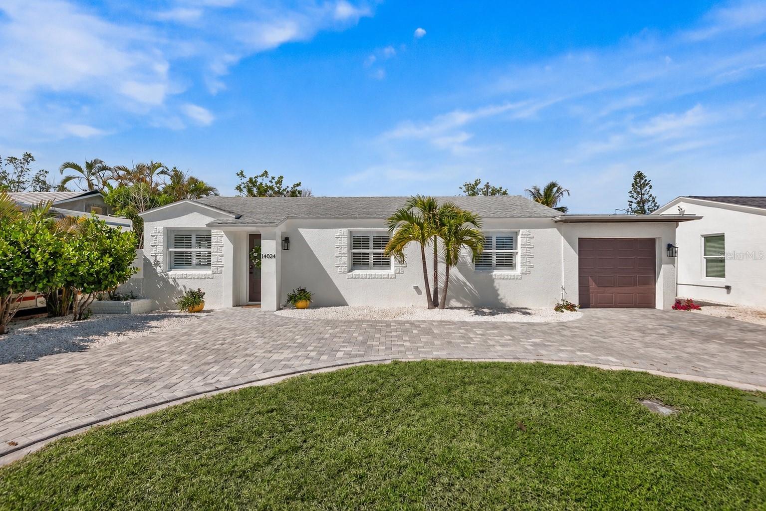 Single Family Residence em MADEIRA BEACH, FL - Daniel Dourado