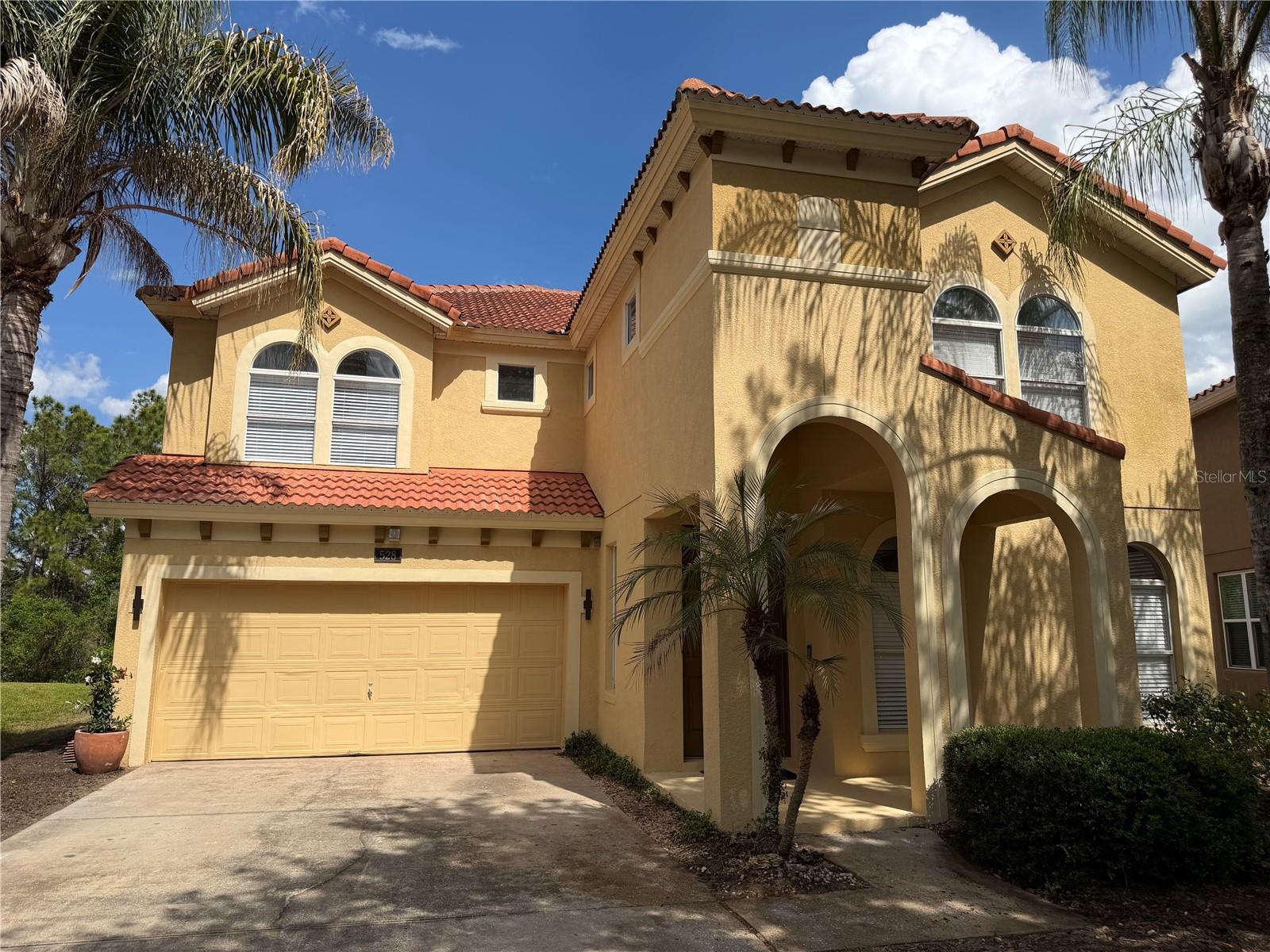 Single Family Residence in DAVENPORT, FL - Daniel Dourado