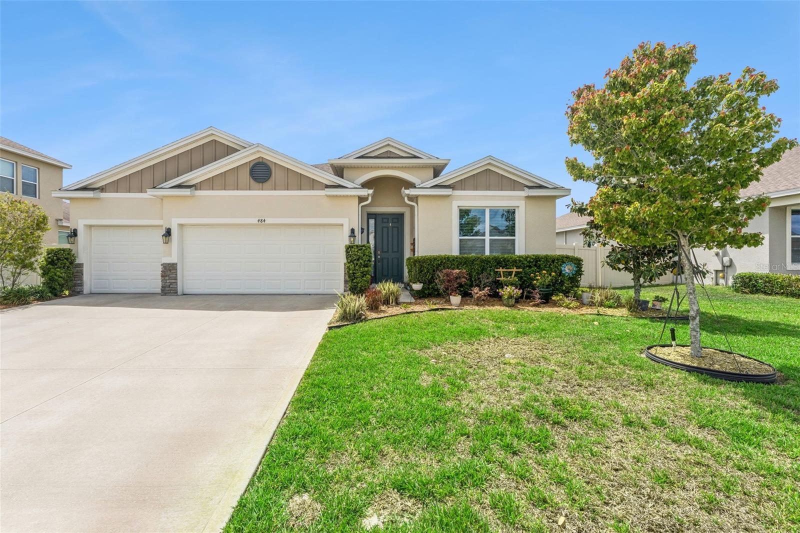 Single Family Residence in APOPKA, FL - Daniel Dourado