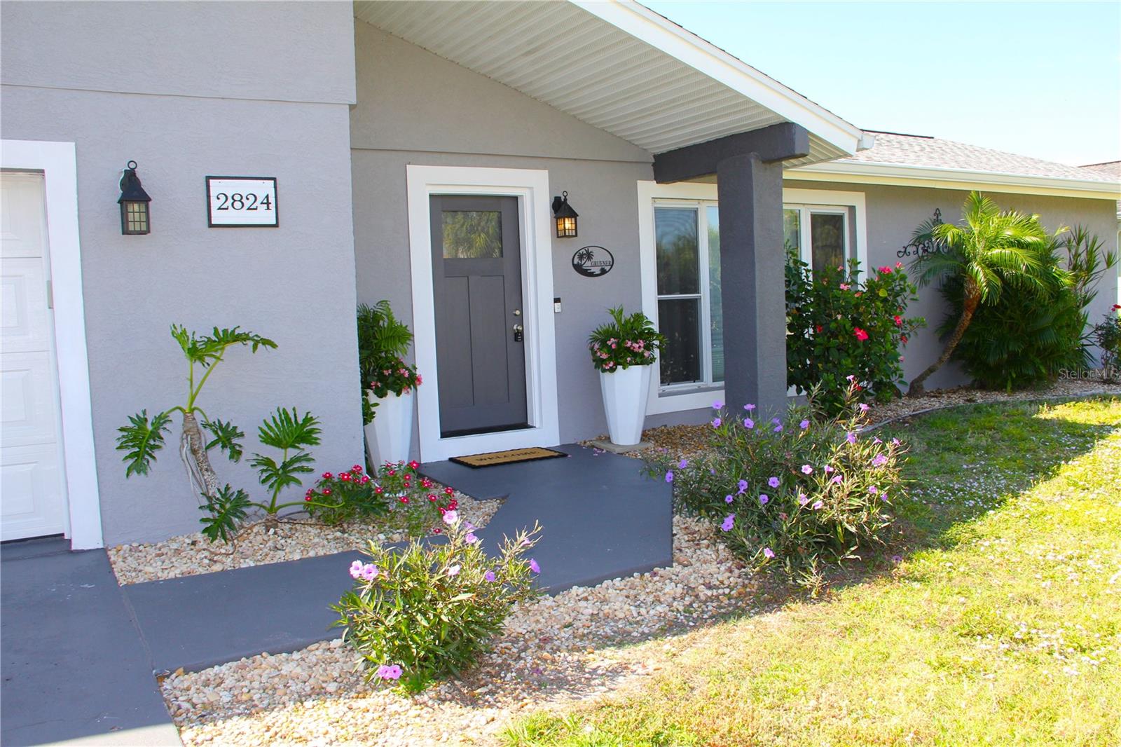 Single Family Residence in PUNTA GORDA, FL - Daniel Dourado