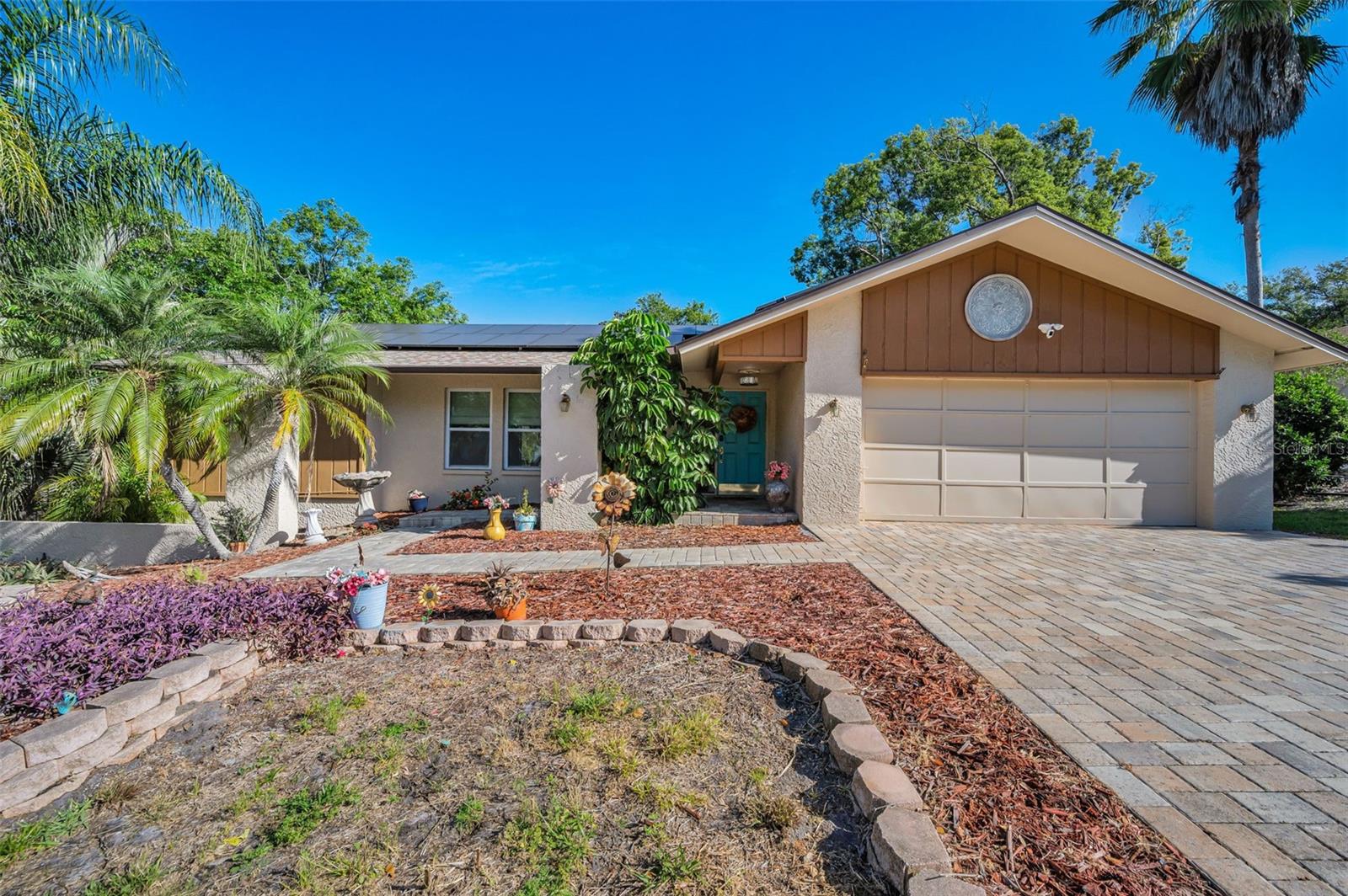 Single Family Residence in PALM HARBOR, FL - Daniel Dourado