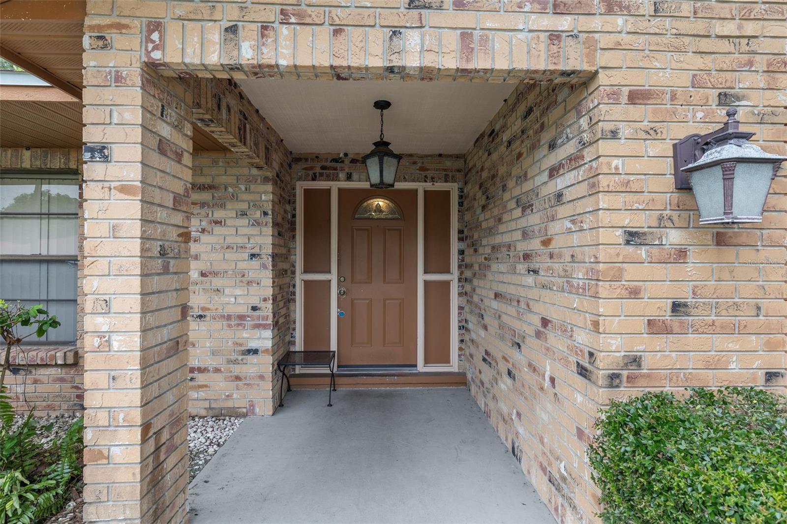 Single Family Residence in BRANDON, FL - Daniel Dourado