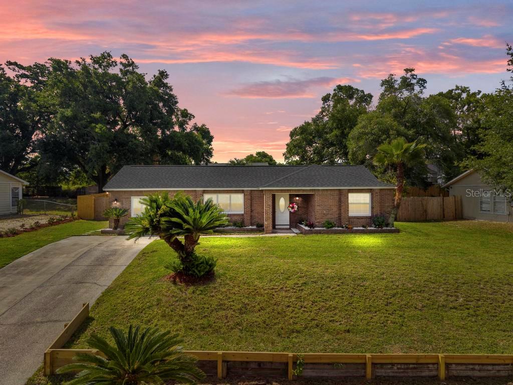 Single Family Residence in ORLANDO, FL - Daniel Dourado
