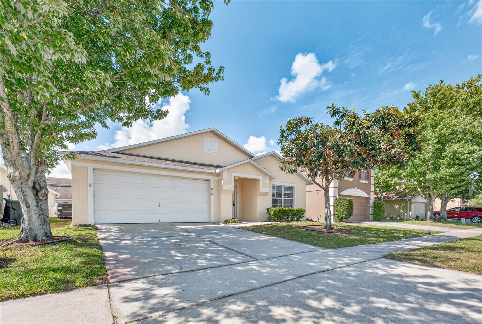 Single Family Residence in ORLANDO, FL - Daniel Dourado