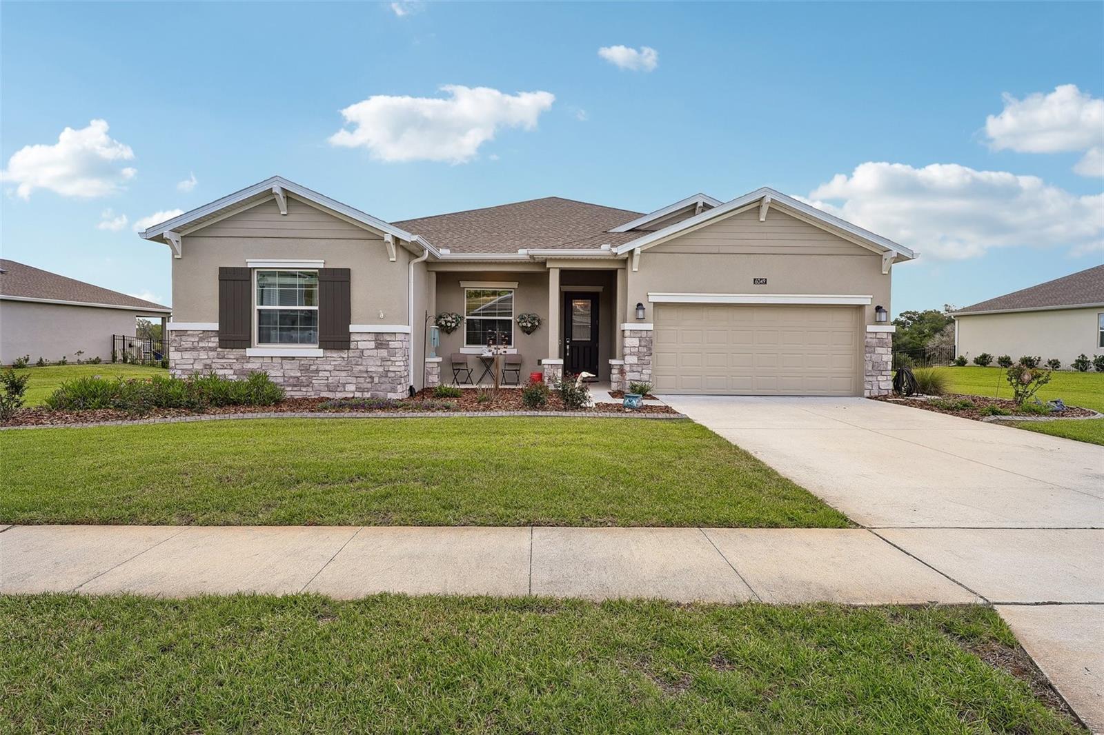 Single Family Residence in MOUNT DORA, FL - Daniel Dourado