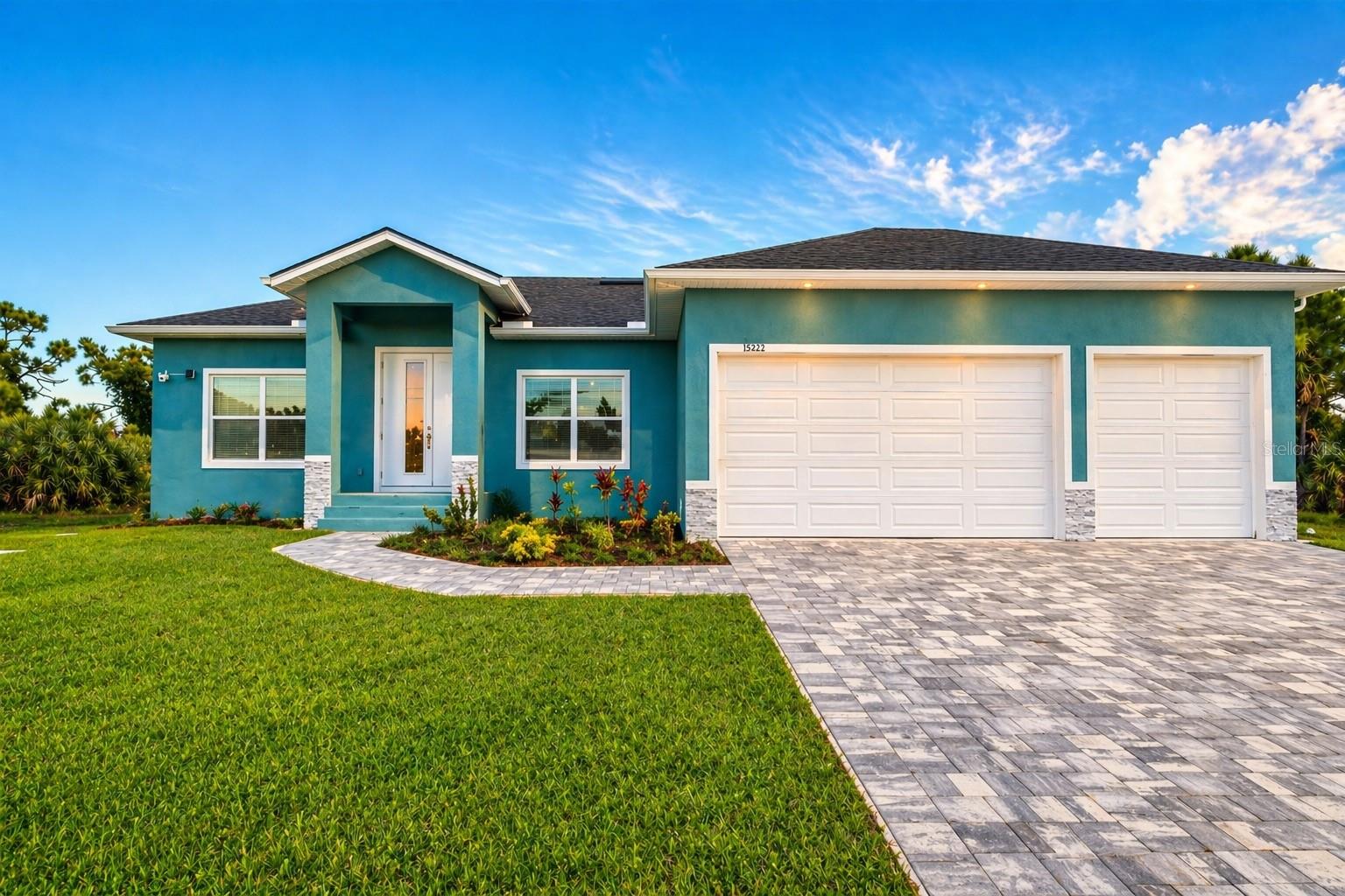 Single Family Residence in PORT CHARLOTTE, FL - Daniel Dourado