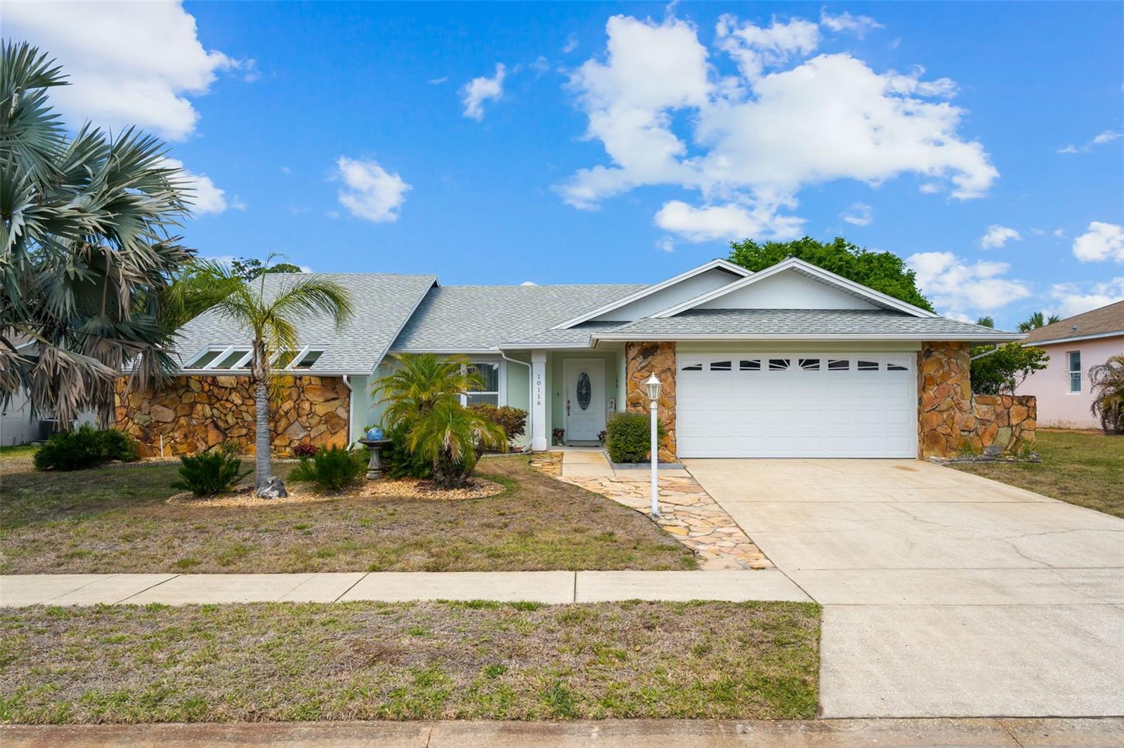 Single Family Residence in HUDSON, FL - Daniel Dourado
