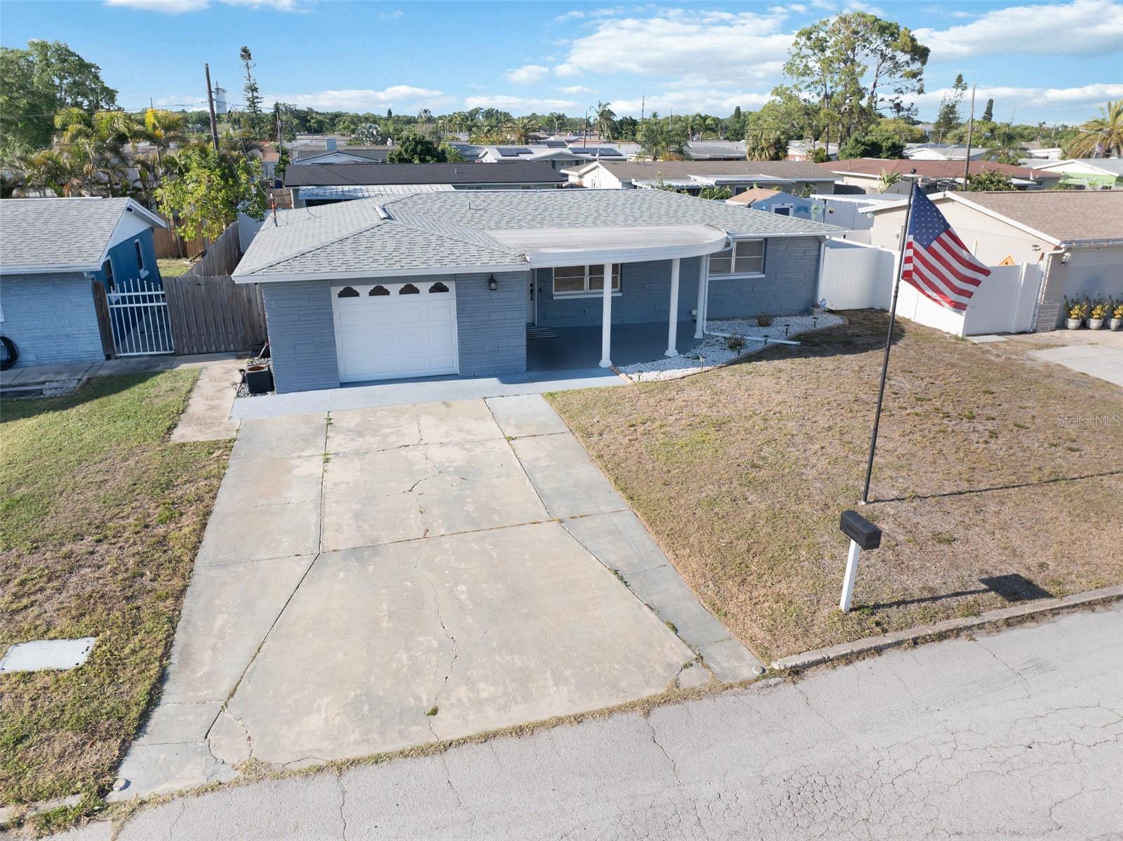 Single Family Residence em HOLIDAY, FL - Daniel Dourado