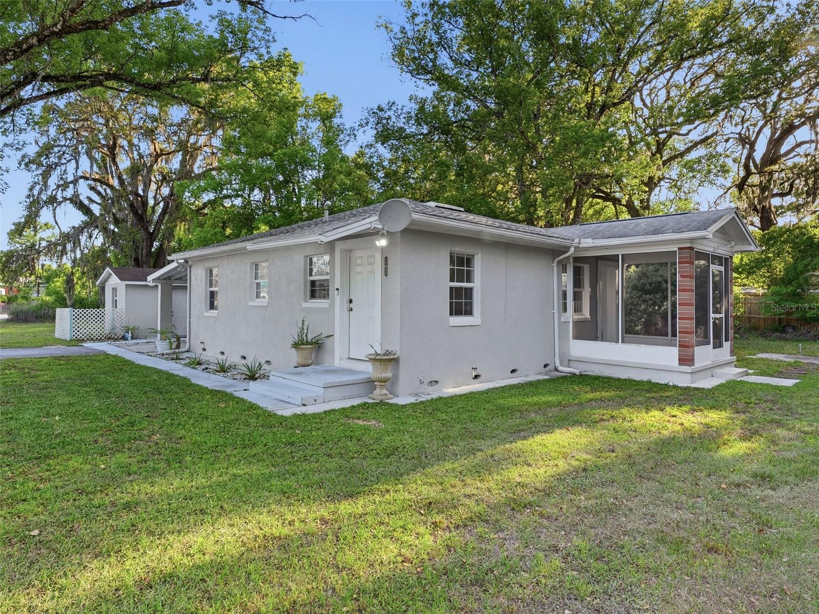 Single Family Residence in SPRING HILL, FL - Daniel Dourado