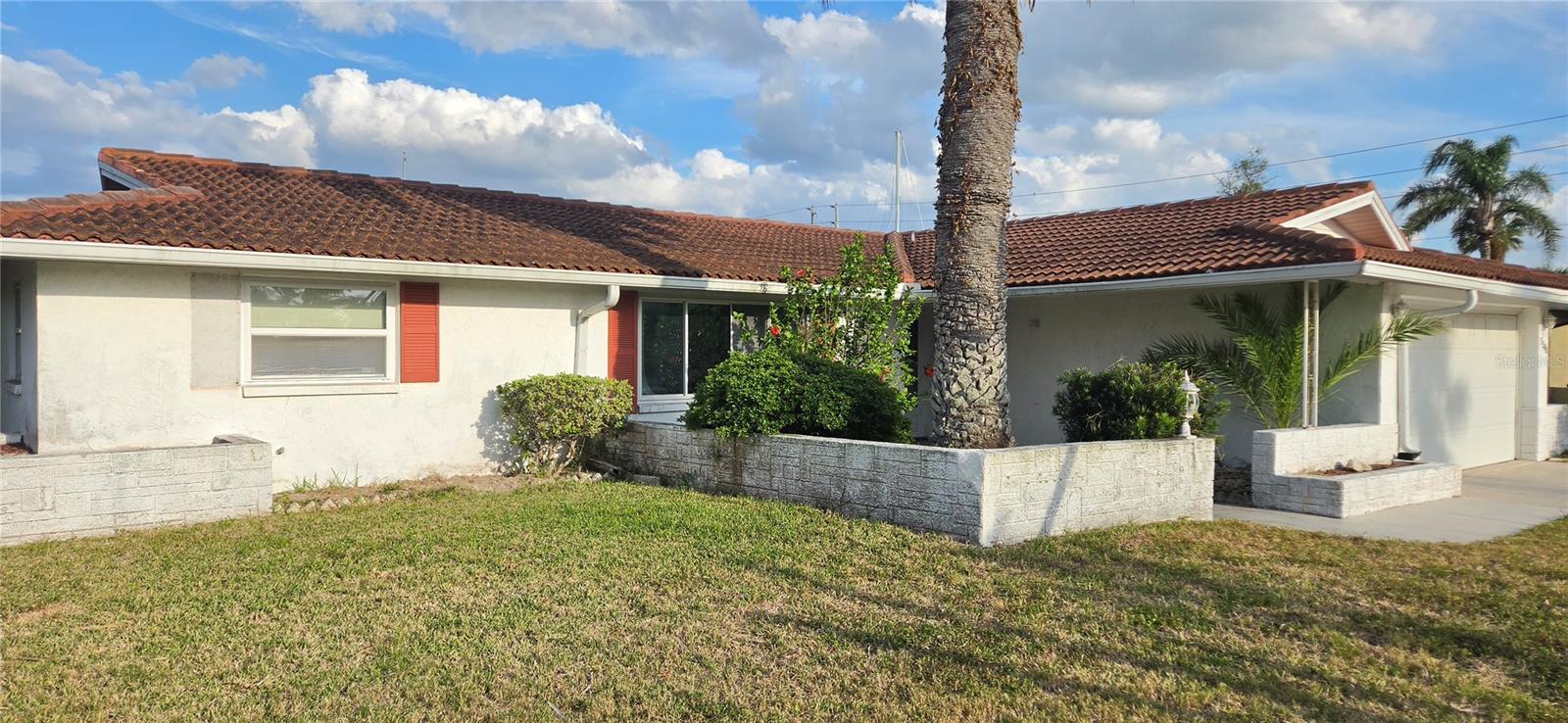 Single Family Residence in NEW PORT RICHEY, FL - Daniel Dourado