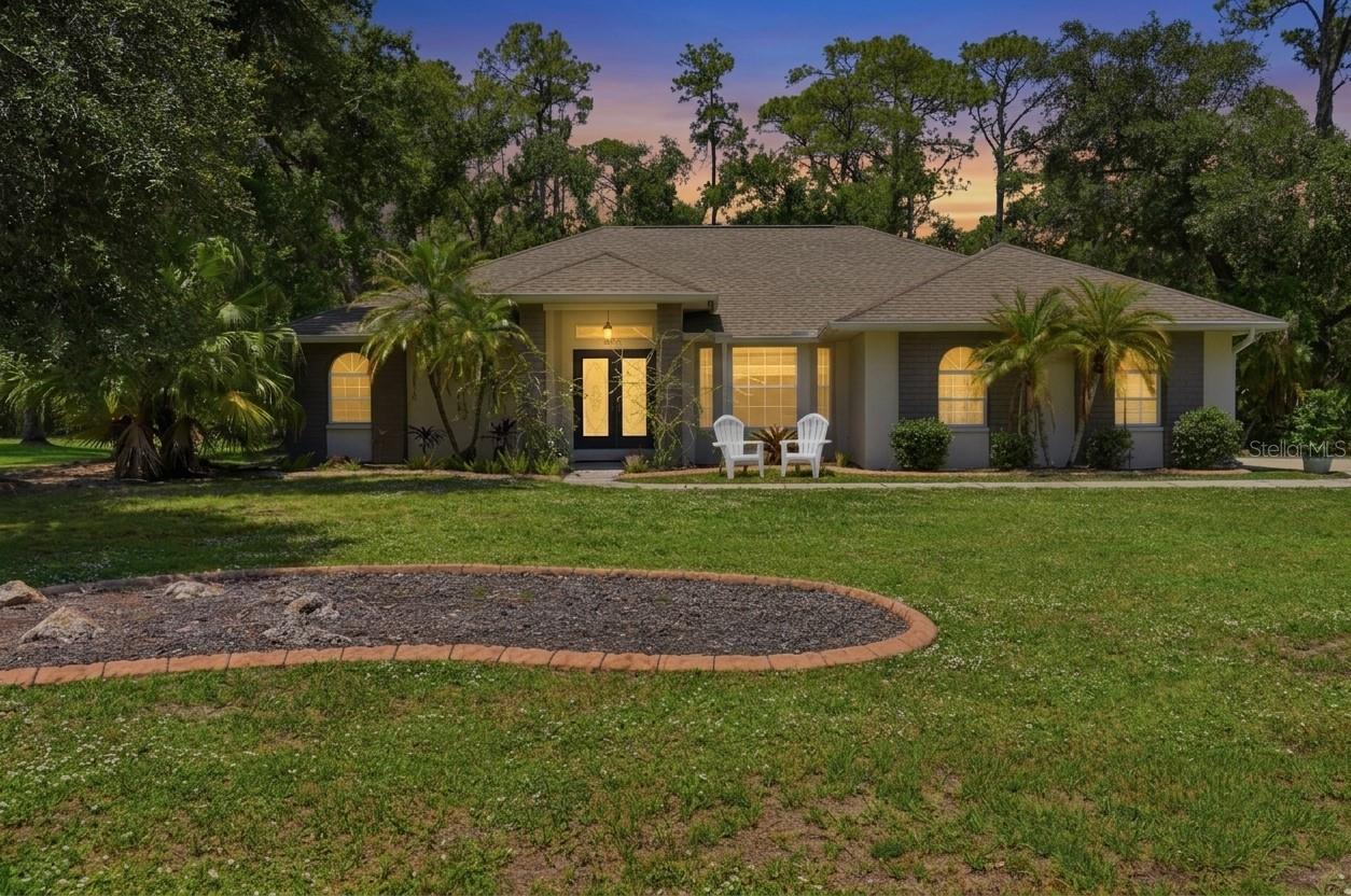 Single Family Residence in BRADENTON, FL - Daniel Dourado