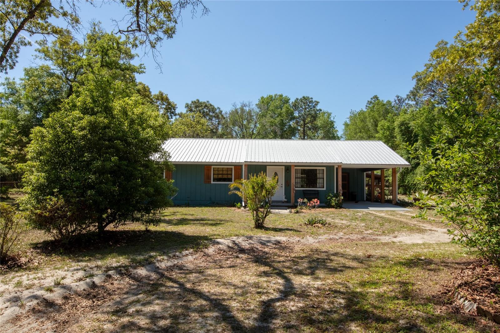 Single Family Residence in KEYSTONE HEIGHTS, FL - Daniel Dourado