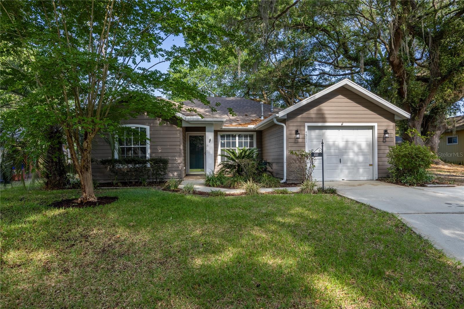 Single Family Residence in GAINESVILLE, FL - Daniel Dourado