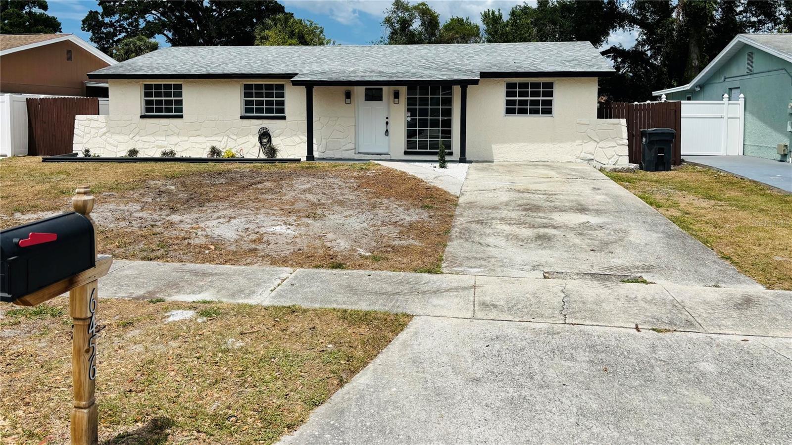 Single Family Residence in TAMPA, FL - Daniel Dourado