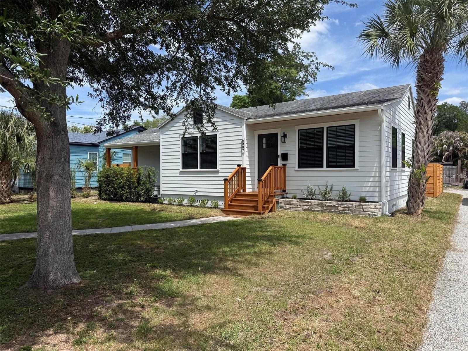 Single Family Residence in TAMPA, FL - Daniel Dourado