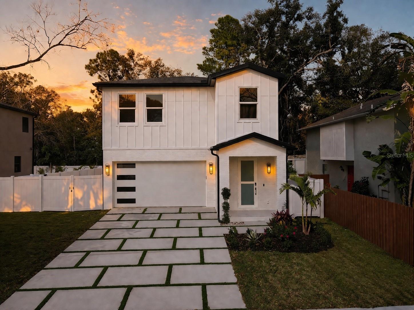 Single Family Residence in TAMPA, FL - Daniel Dourado