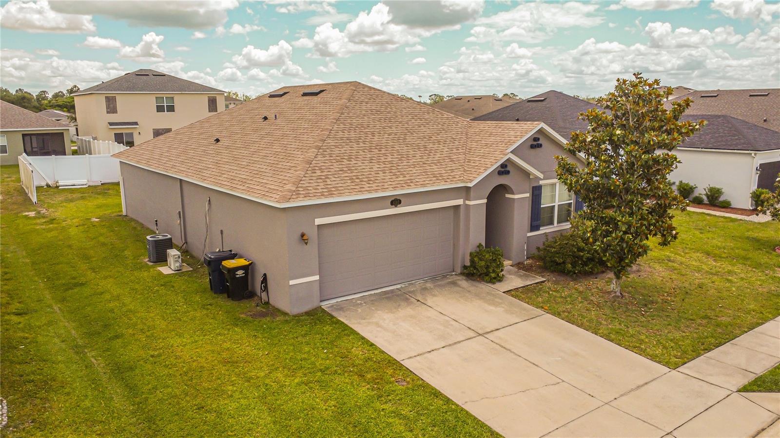 Single Family Residence em AUBURNDALE, FL - Daniel Dourado