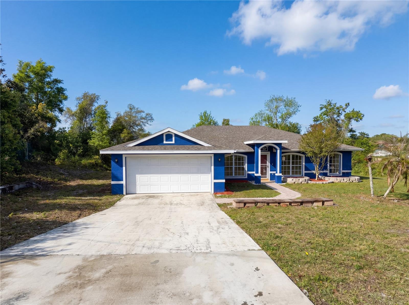 Single Family Residence in DELTONA, FL - Daniel Dourado