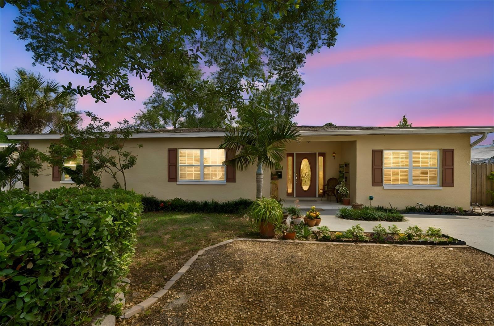 Single Family Residence em ST PETERSBURG, FL - Daniel Dourado