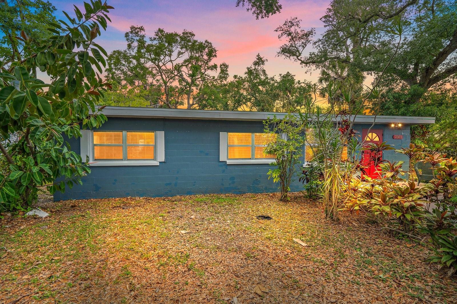 Single Family Residence in BRADENTON, FL - Daniel Dourado