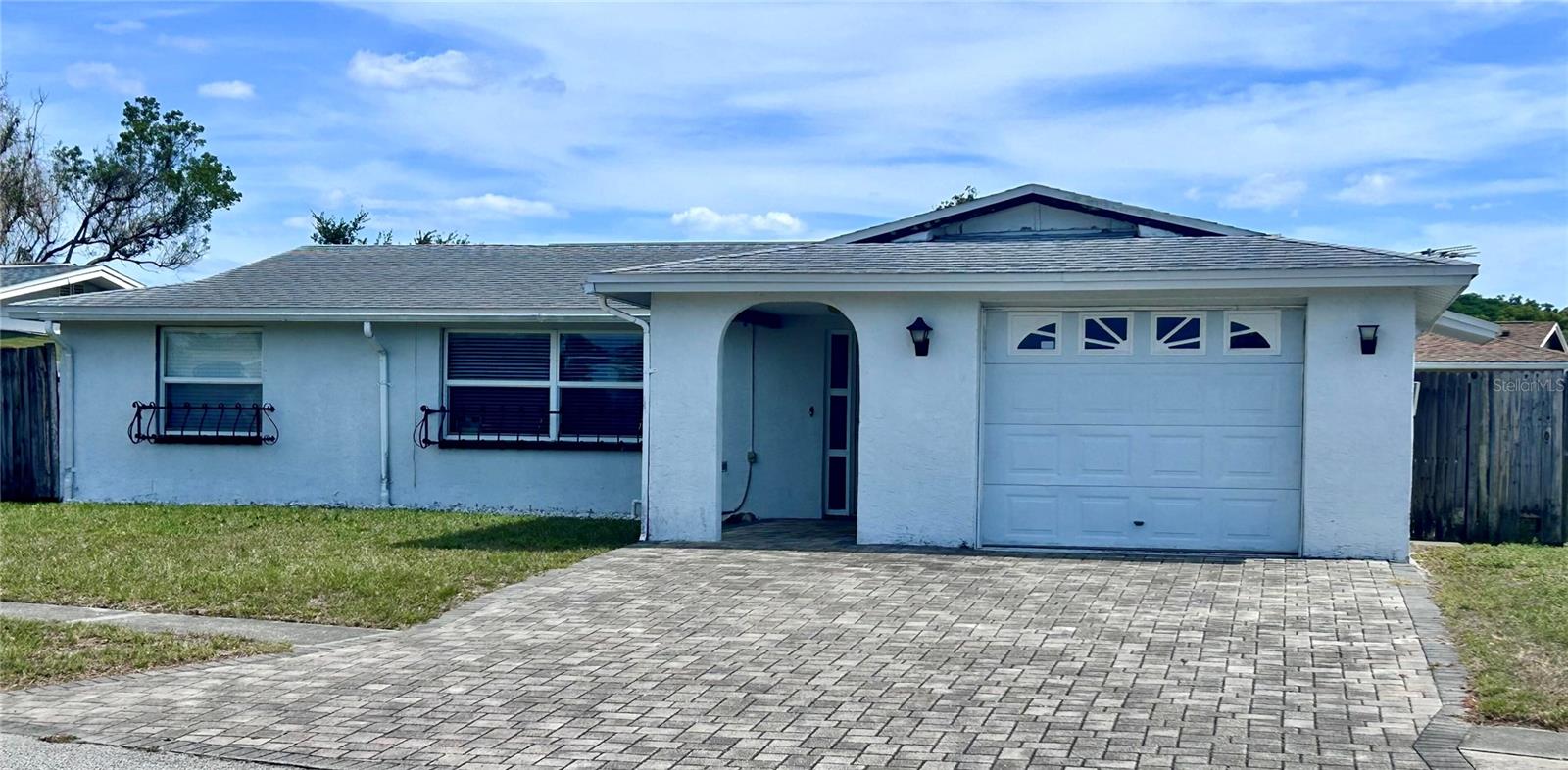 Single Family Residence in NEW PORT RICHEY, FL - Daniel Dourado