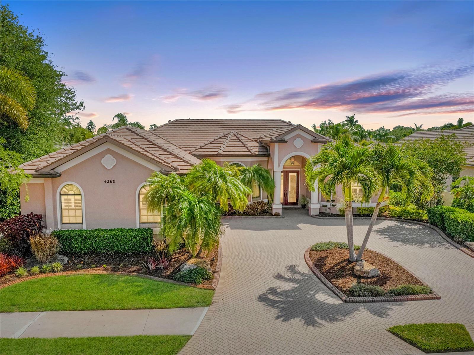 Single Family Residence in VENICE, FL - Daniel Dourado