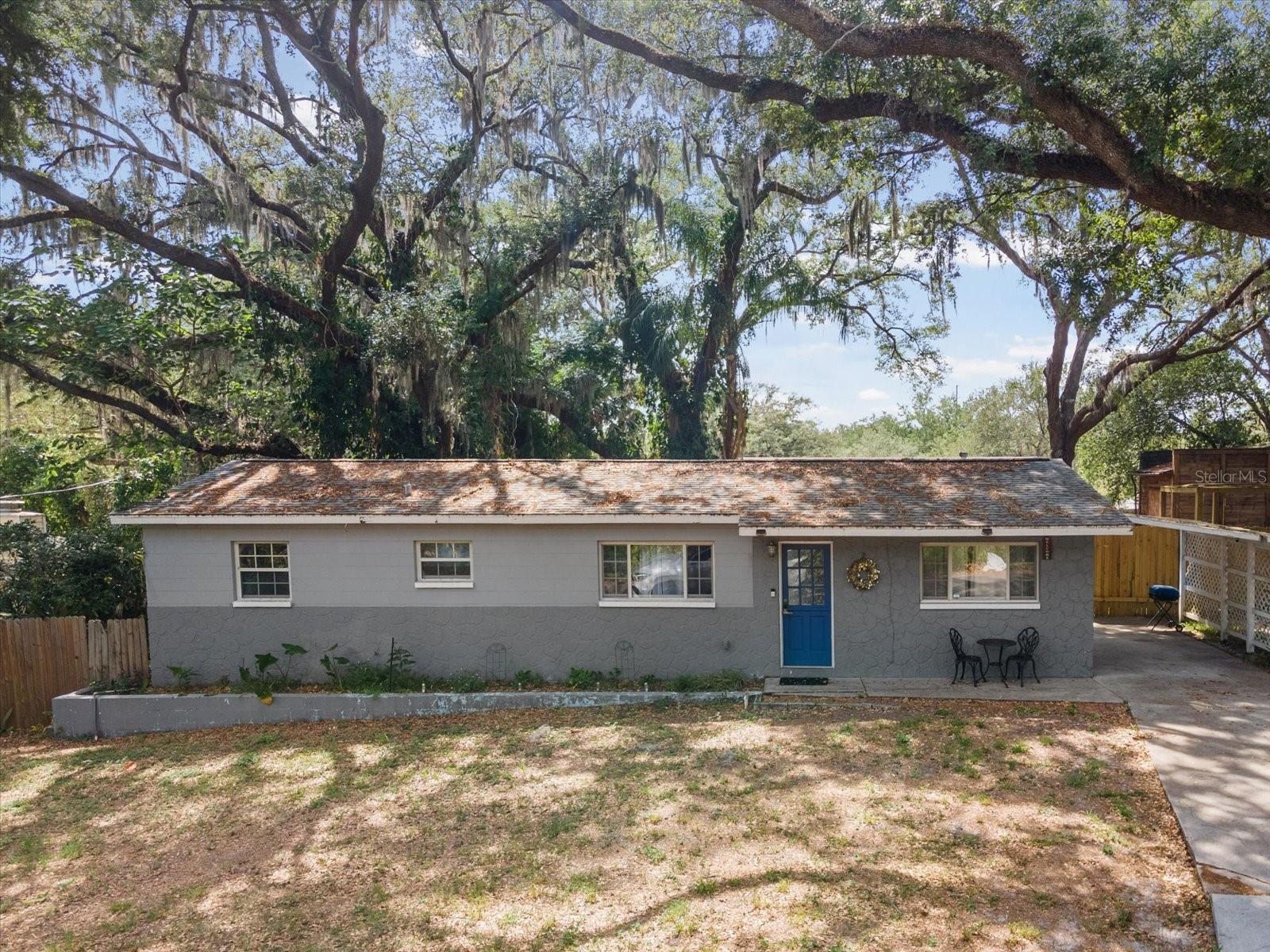Single Family Residence in TAMPA, FL - Daniel Dourado