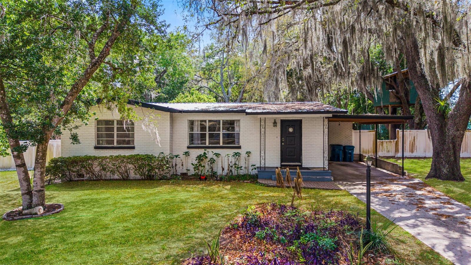 Single Family Residence in DAVENPORT, FL - Daniel Dourado