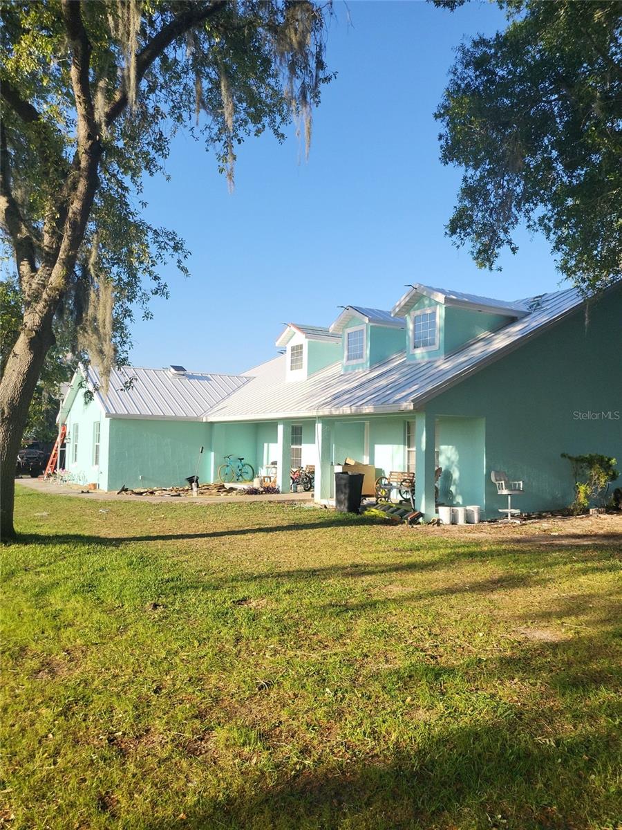 Single Family Residence in FLORAL CITY, FL - Daniel Dourado