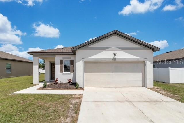 Single Family Residence in DELTONA, FL - Daniel Dourado