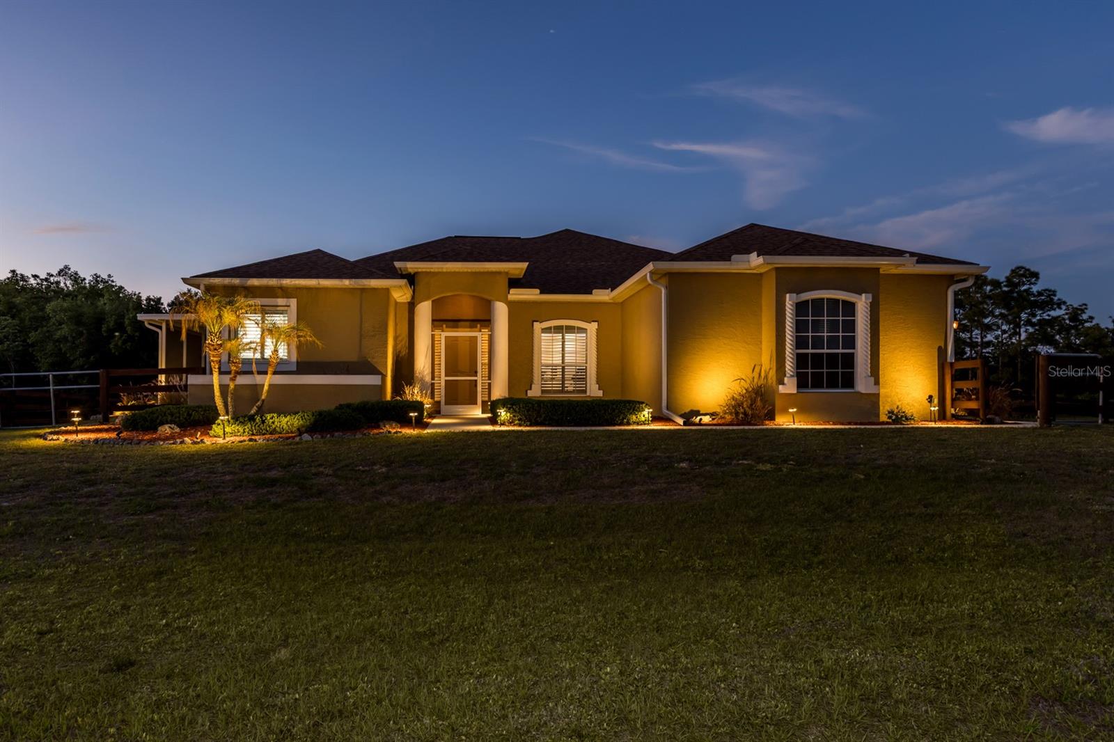 Single Family Residence in MYAKKA CITY, FL - Daniel Dourado