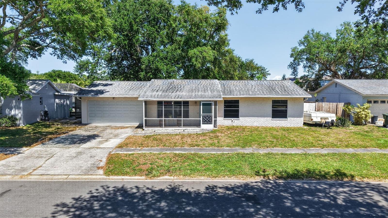 Single Family Residence em CLEARWATER, FL - Daniel Dourado