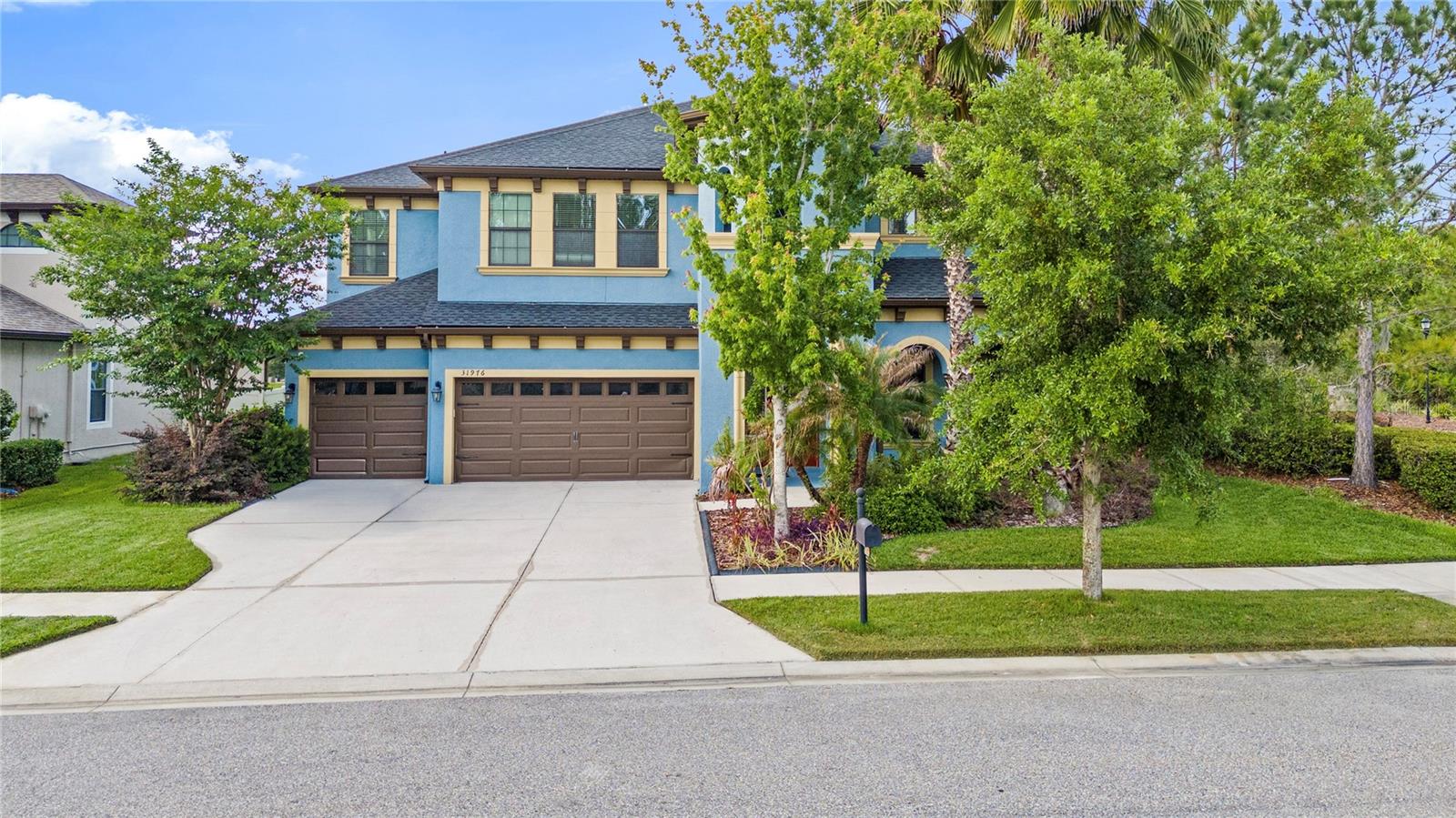 Single Family Residence in WESLEY CHAPEL, FL - Daniel Dourado