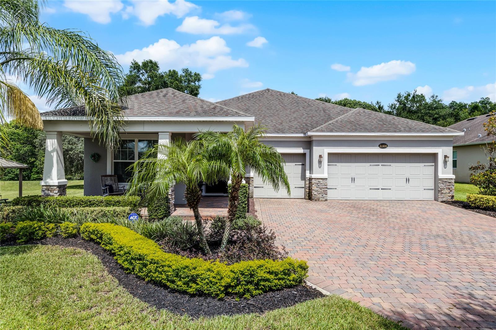 Single Family Residence in SORRENTO, FL - Daniel Dourado