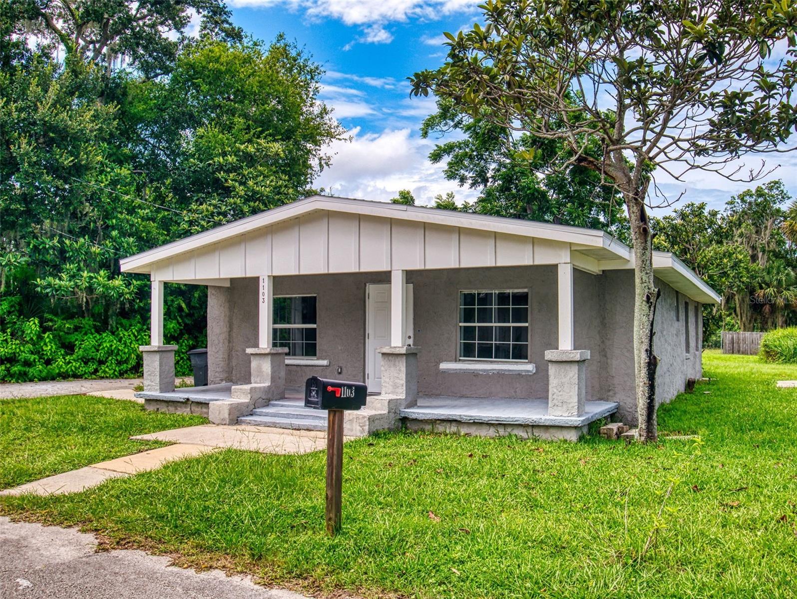 Single Family Residence in NEW SMYRNA BEACH, FL - Daniel Dourado