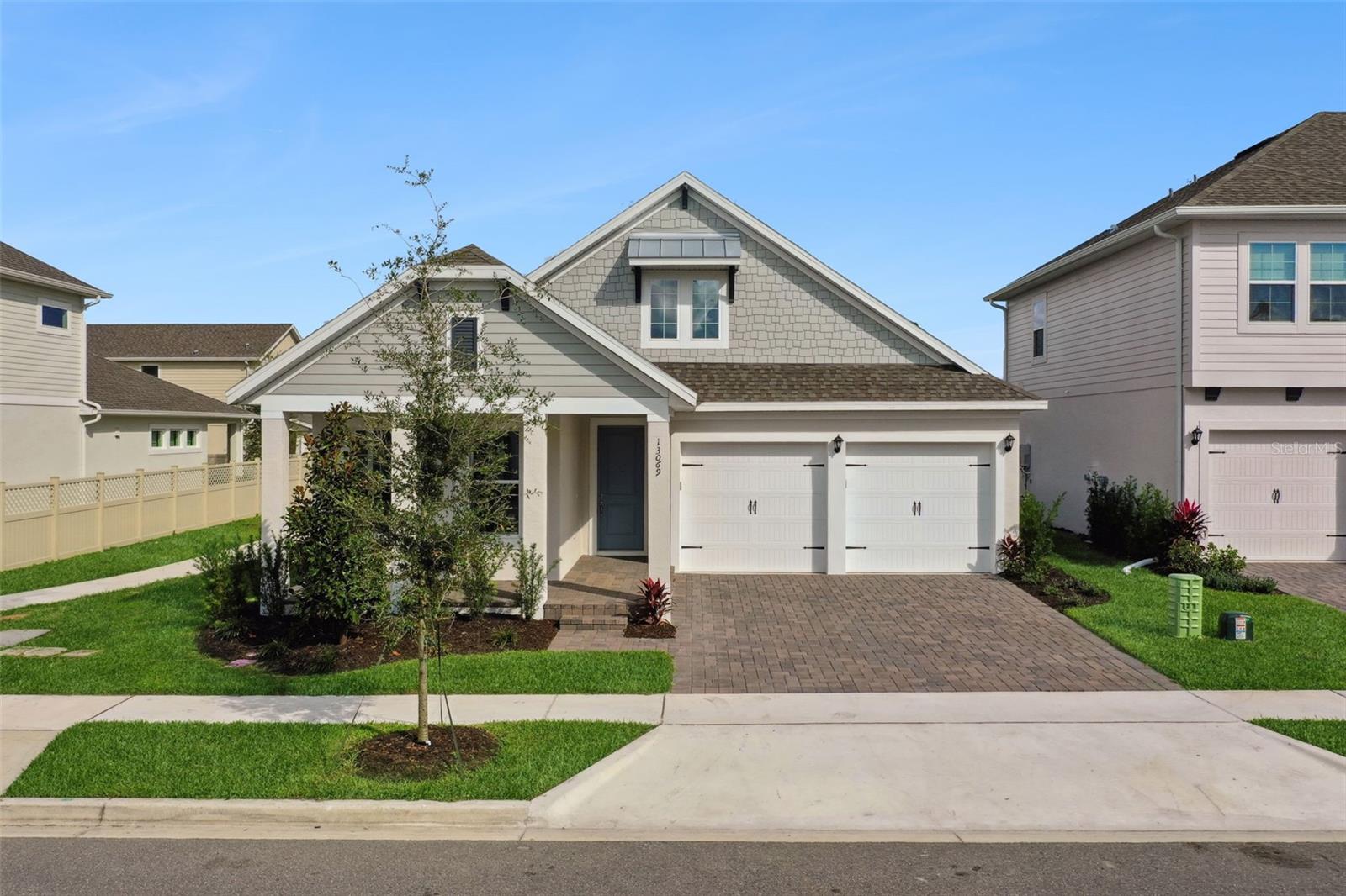 Single Family Residence in WINTER GARDEN, FL - Daniel Dourado