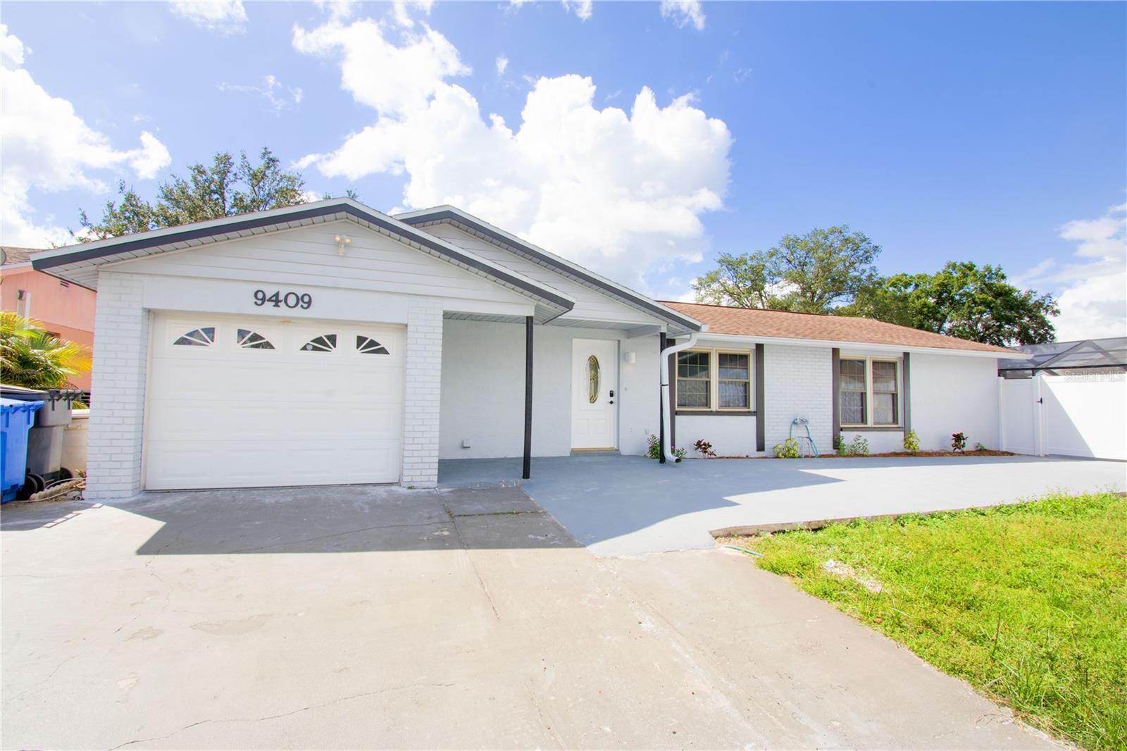 Single Family Residence in TAMPA, FL - Daniel Dourado