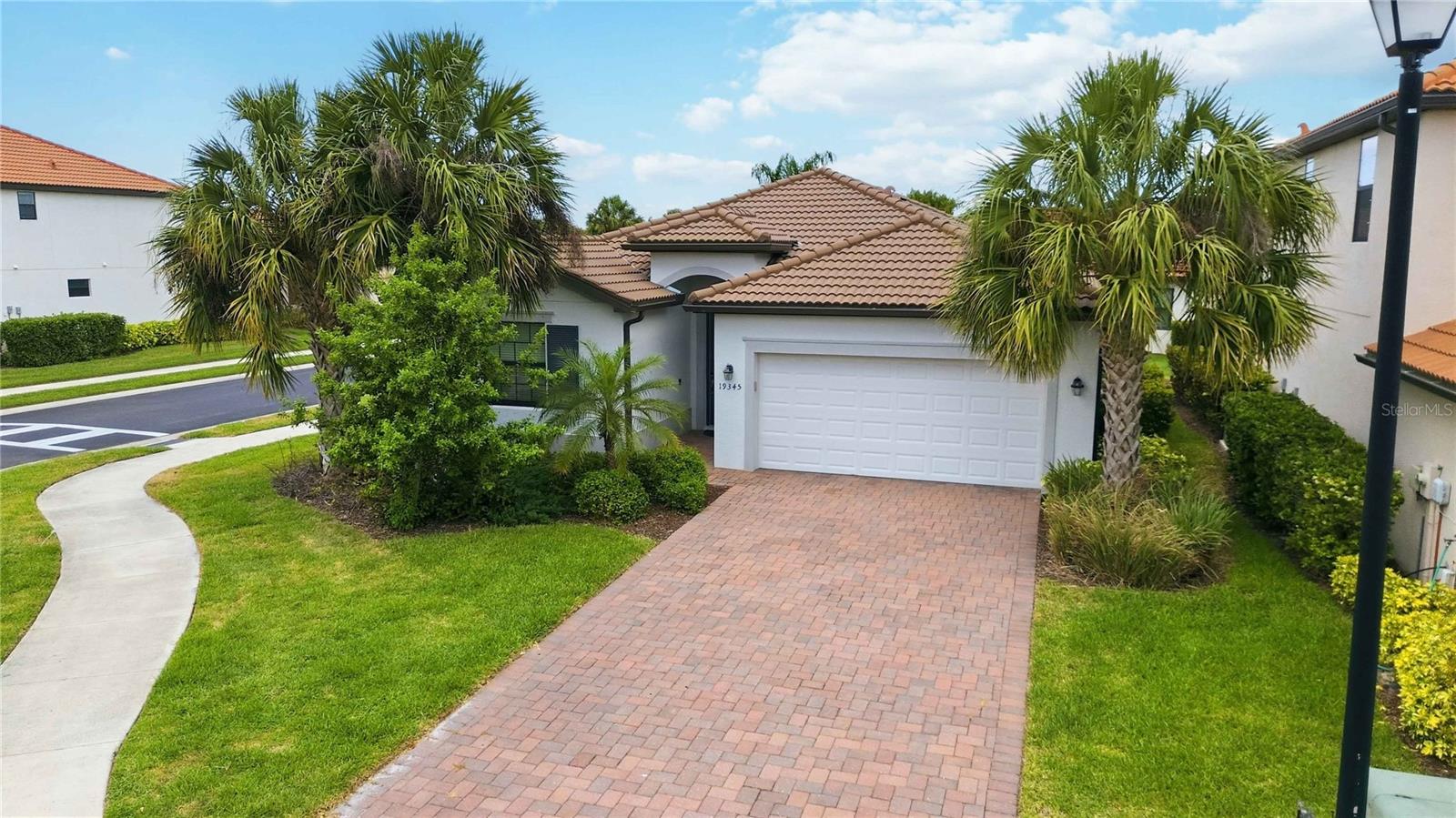 Single Family Residence in VENICE, FL - Daniel Dourado