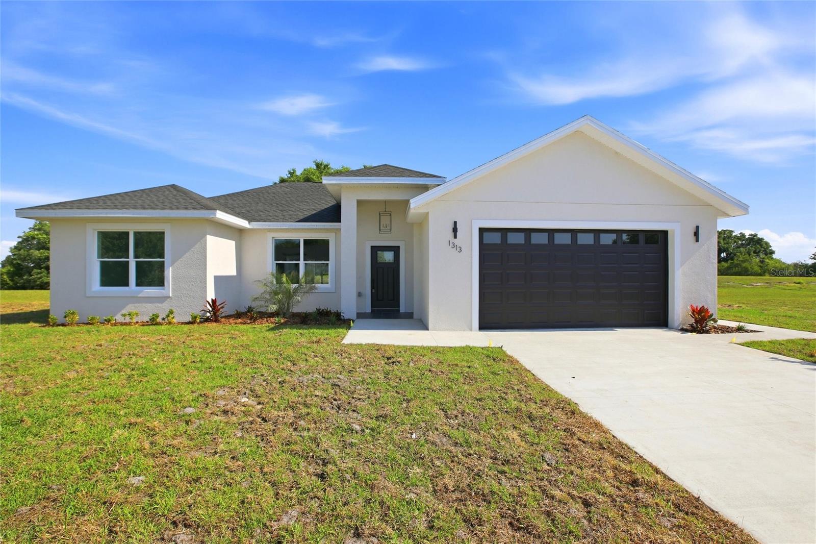 Single Family Residence in SEBRING, FL - Daniel Dourado