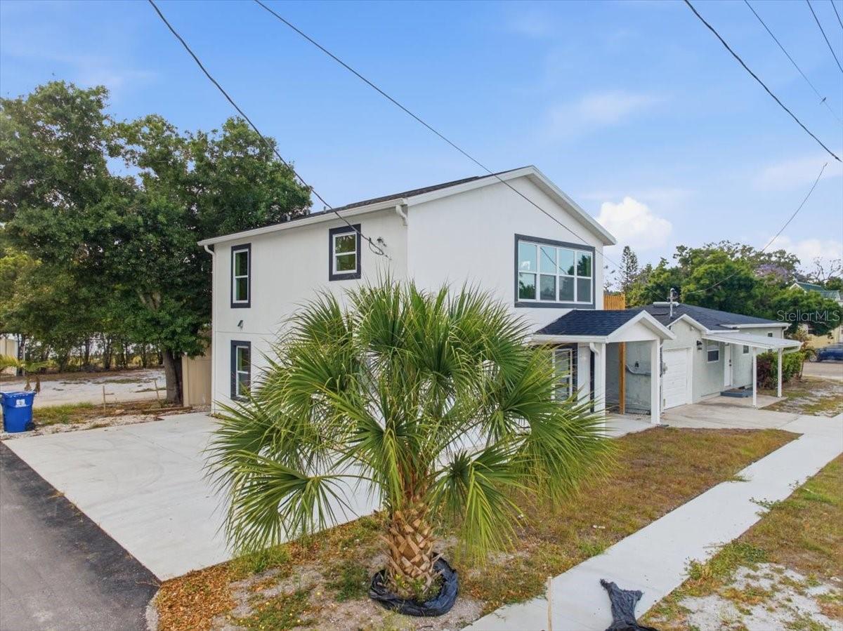 Single Family Residence em ST PETERSBURG, FL - Daniel Dourado