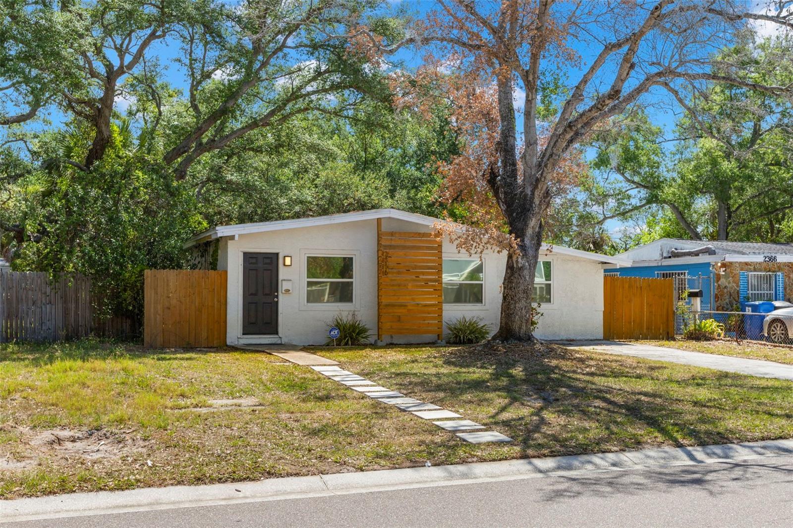 Single Family Residence em ST PETERSBURG, FL - Daniel Dourado
