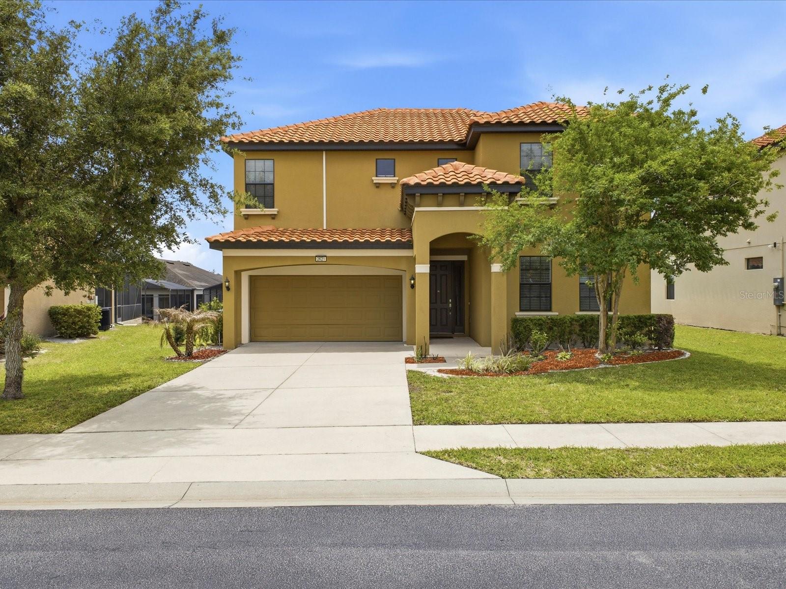 Single Family Residence in DAVENPORT, FL - Daniel Dourado