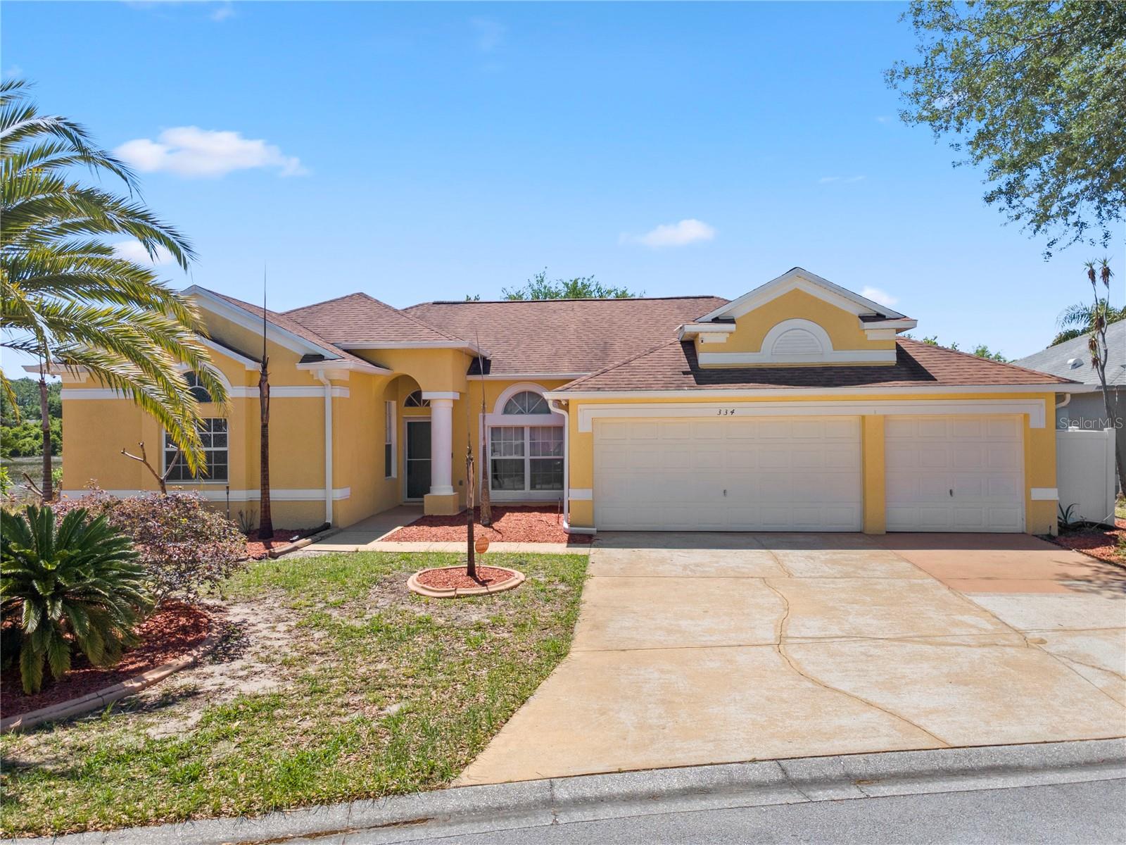 Single Family Residence in DAVENPORT, FL - Daniel Dourado