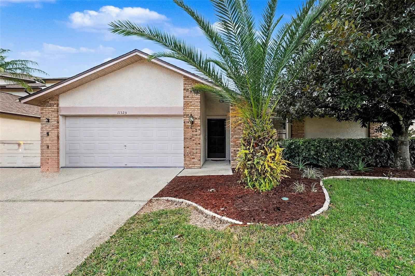 Single Family Residence in TAMPA, FL - Daniel Dourado